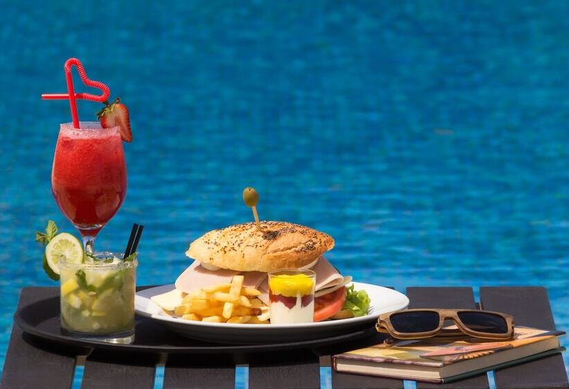 Real Colonia Hotel & Suites