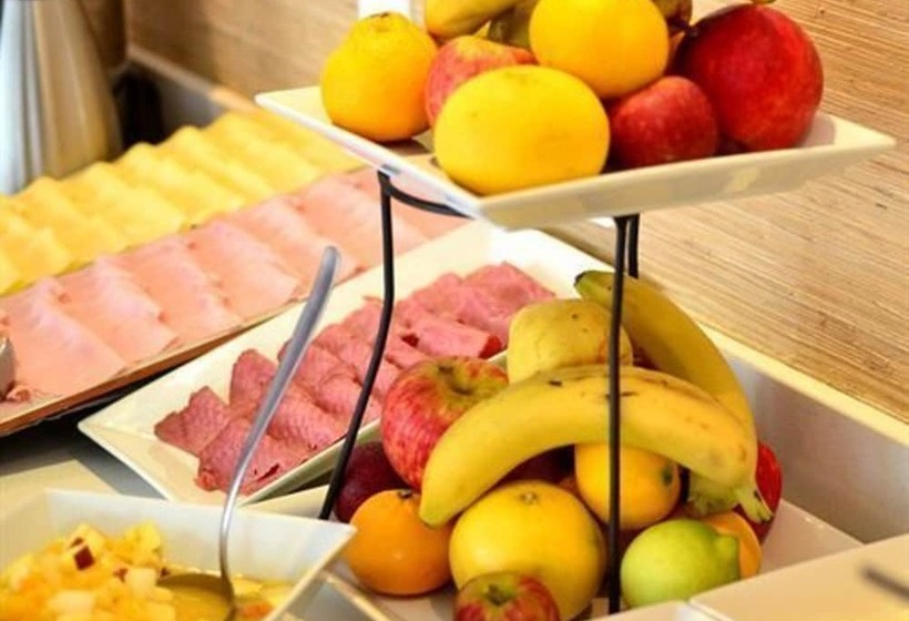 Real Colonia Hotel & Suites