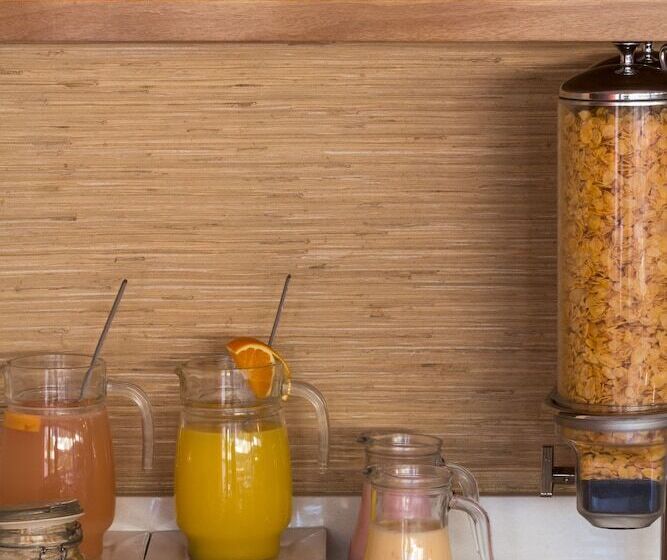 Real Colonia Hotel & Suites