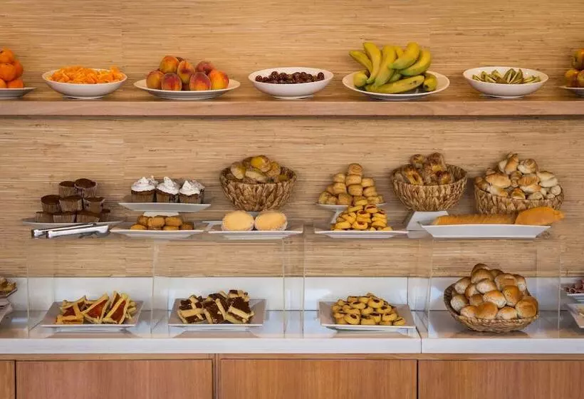 Real Colonia Hotel & Suites