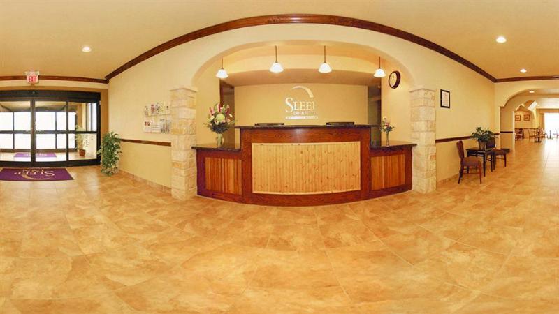 Отель Sleep Inn & Suites Near Palmetto State Park