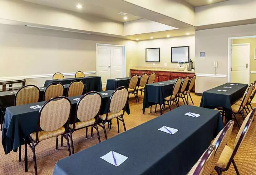 Отель Sleep Inn & Suites Tyler South