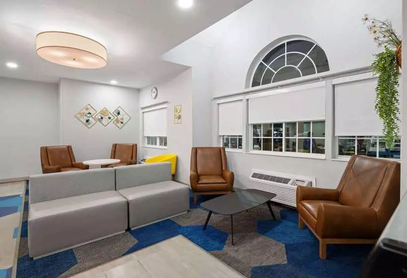 Microtel Inn & Suites By Wyndham Of Houma