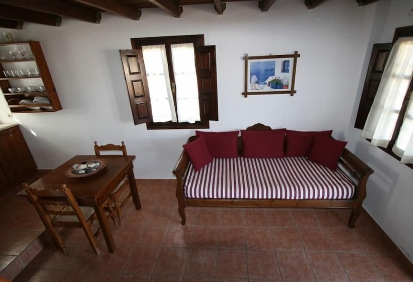 Anna Traditional Apartments