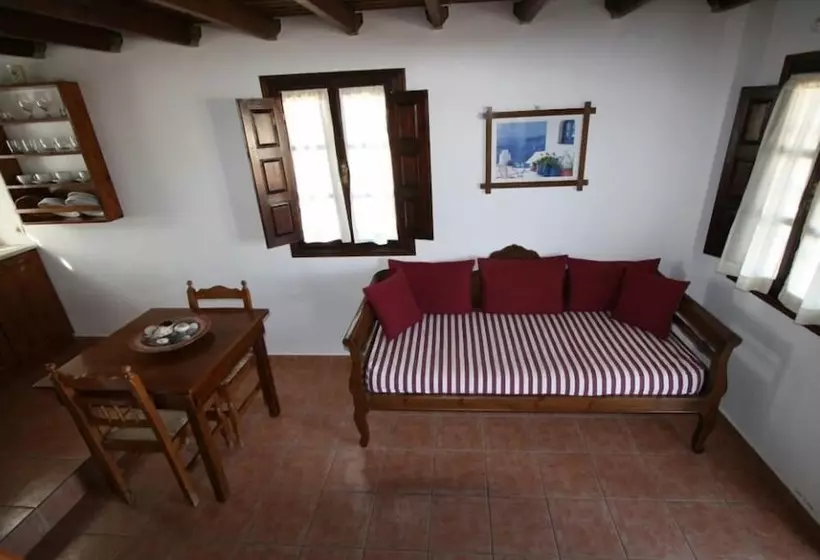 Anna Traditional Apartments