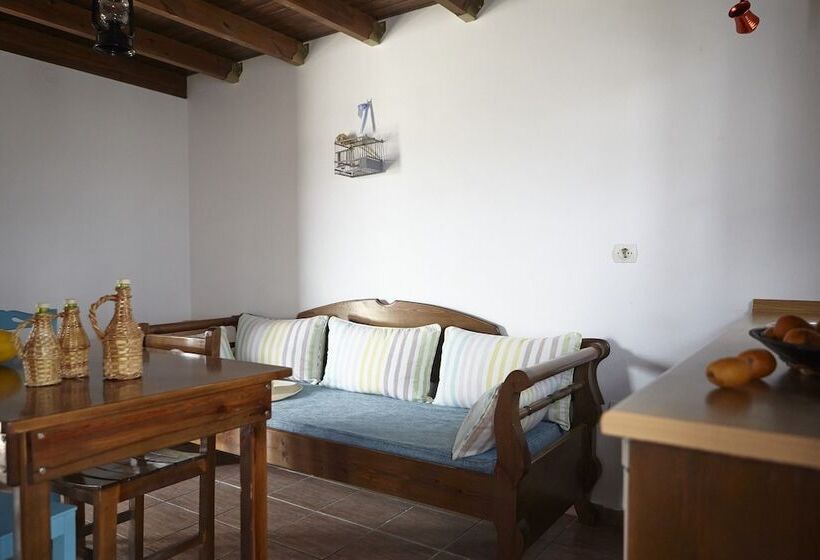 Anna Traditional Apartments