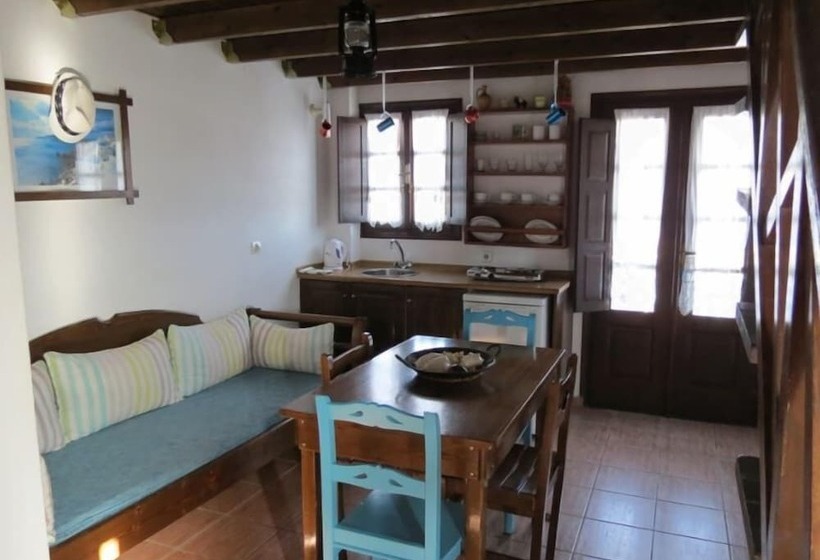 Anna Traditional Apartments