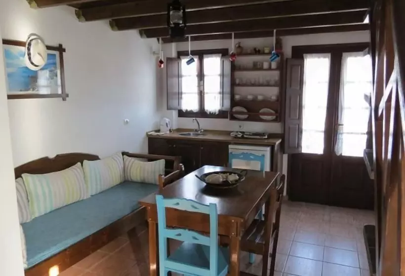 Anna Traditional Apartments