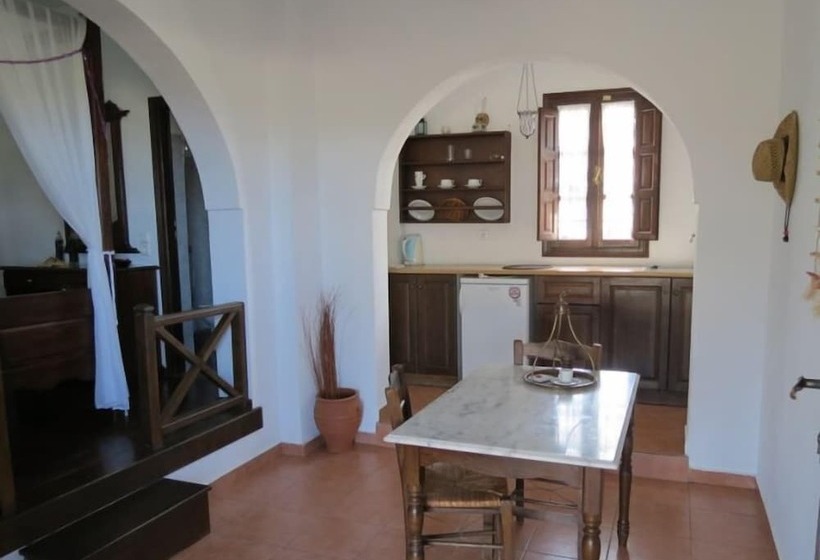 Anna Traditional Apartments