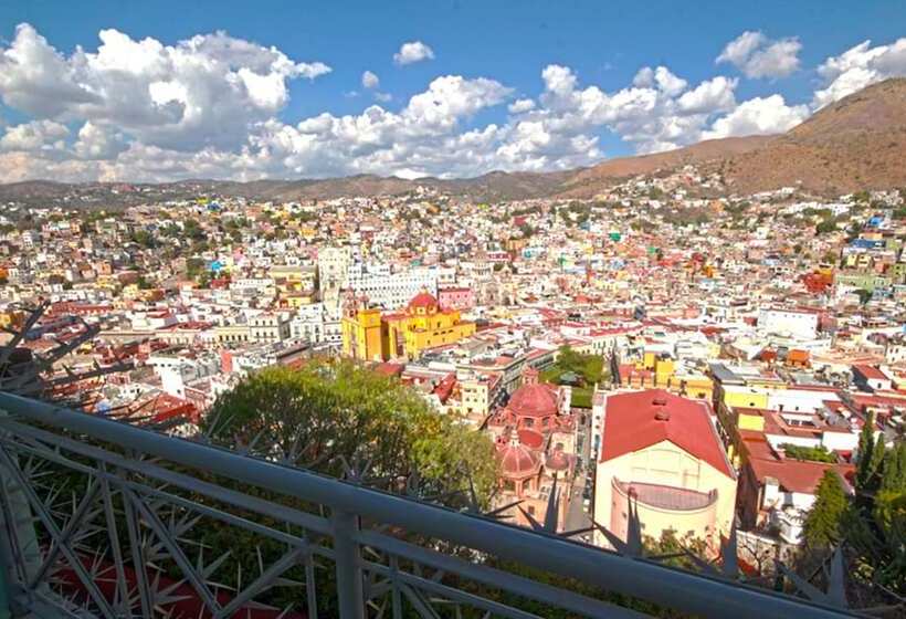 هتل Balcon Del Cielo