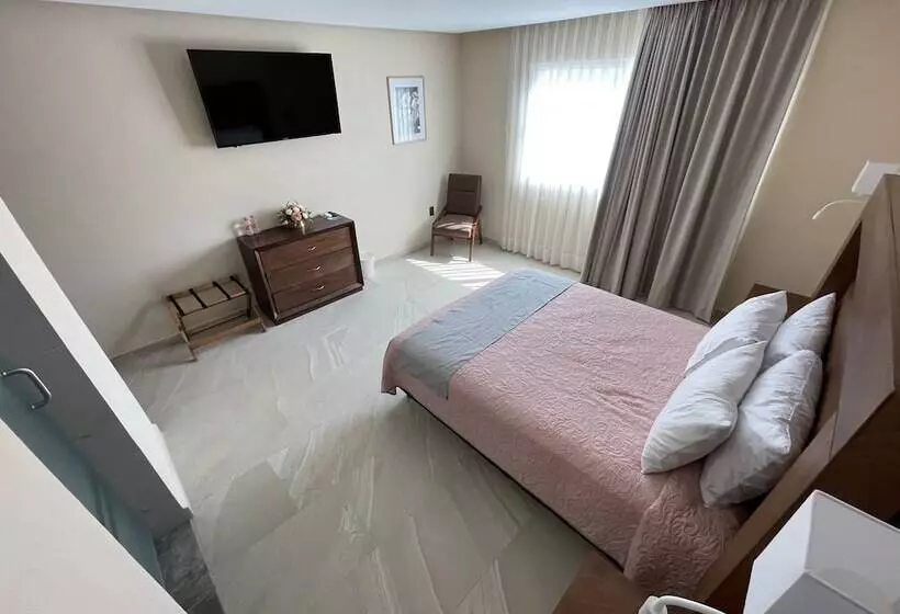 هتل Balcon Del Cielo