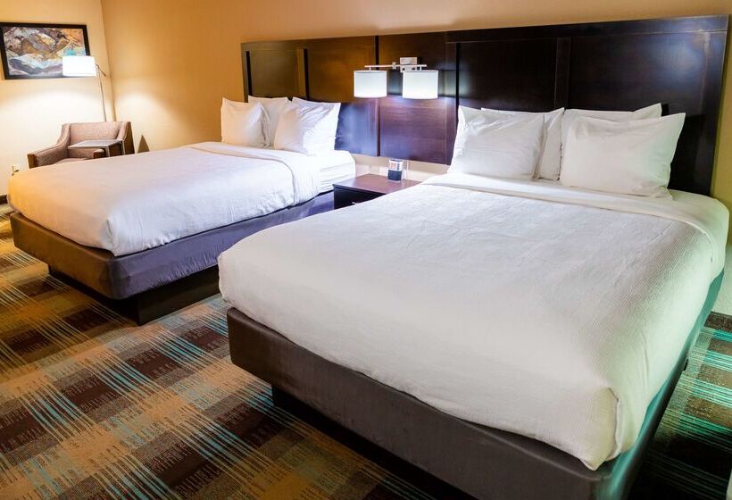 Отель Spark By Hilton Port Wentworth Savannah