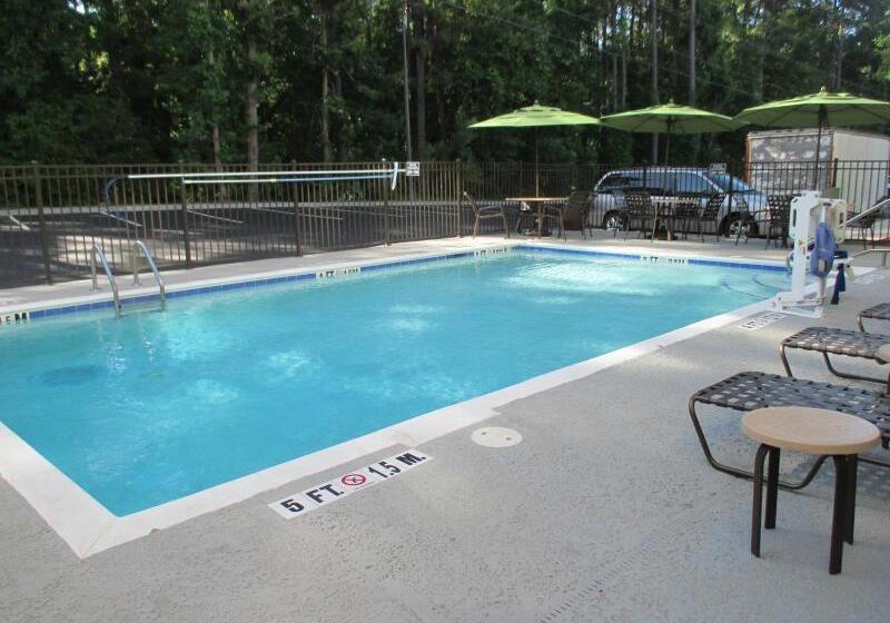 Отель Spark By Hilton Port Wentworth Savannah