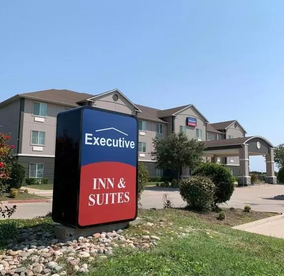 Отель Executive Inn & Suites