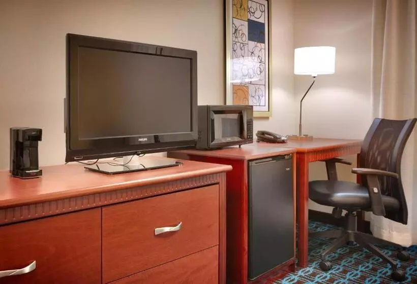 בית מלון כפרי Fairfield Inn & Suites Boise Nampa