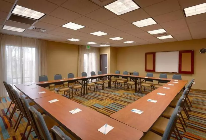 בית מלון כפרי Fairfield Inn & Suites Boise Nampa