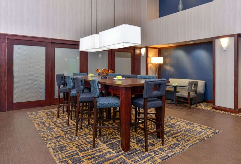 호텔 Hampton Inn & Suites Muncie