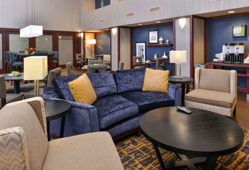 호텔 Hampton Inn & Suites Muncie