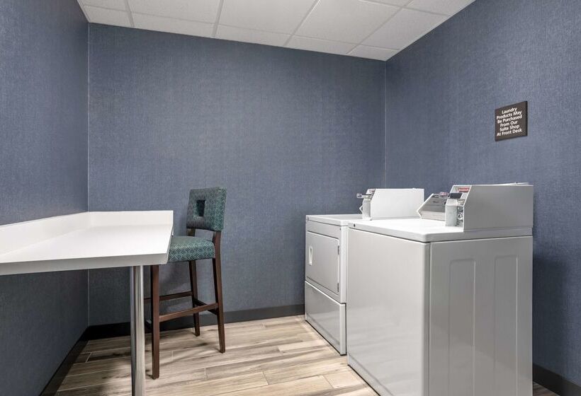 호텔 Hampton Inn & Suites Muncie