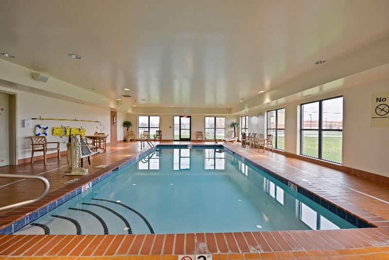 호텔 Hampton Inn & Suites Muncie