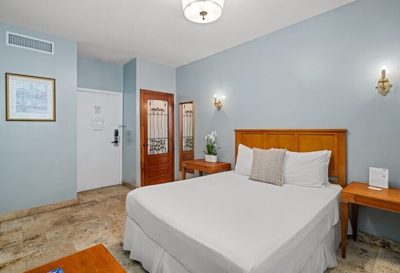 هتل Kasa La Flora And Impala Miami Beach