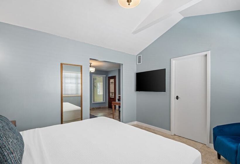 هتل Kasa La Flora And Impala Miami Beach