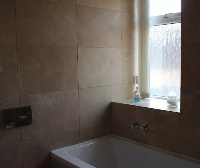 Hotel Invergarry Room Only Guest House For Adults