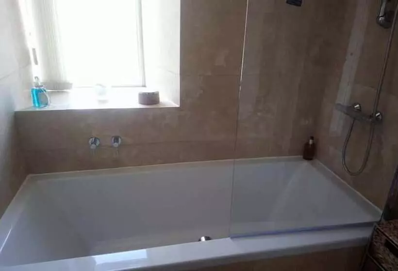 Hotel Invergarry Room Only Guest House For Adults