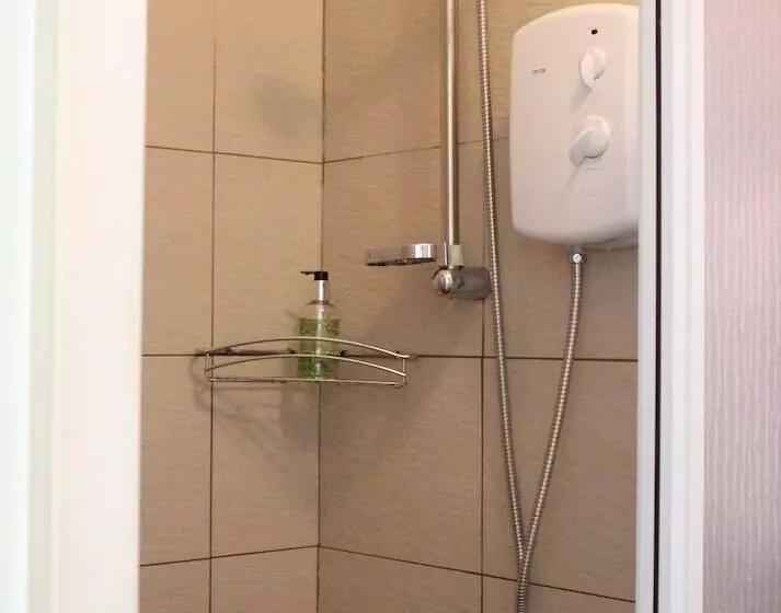 Hotel Invergarry Room Only Guest House For Adults