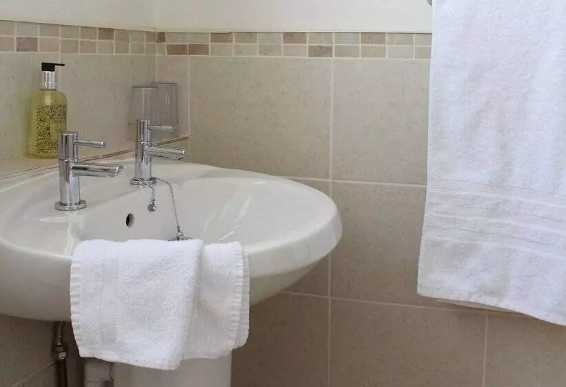 Hotel Invergarry Room Only Guest House For Adults