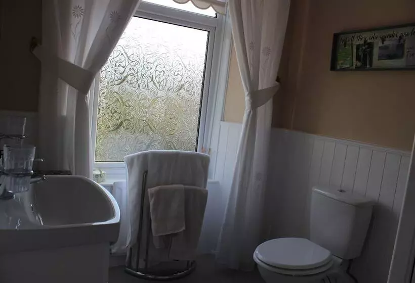 Hotel Invergarry Room Only Guest House For Adults