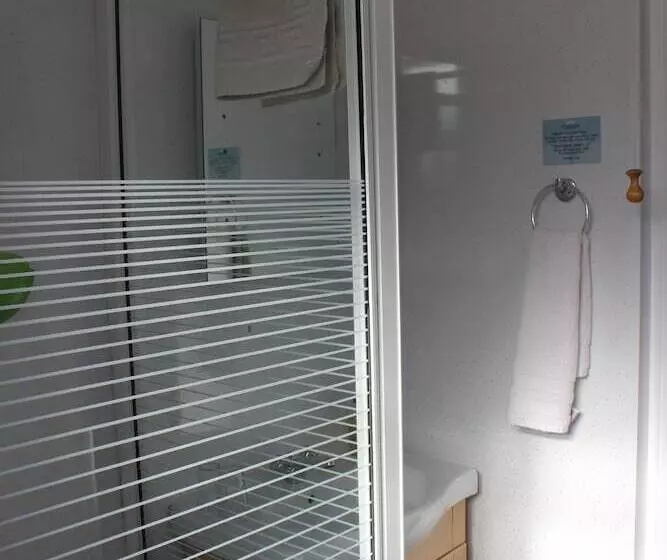 Hotel Invergarry Room Only Guest House For Adults