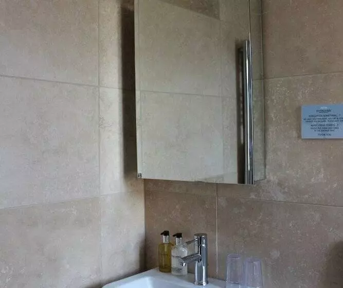 Hotel Invergarry Room Only Guest House For Adults