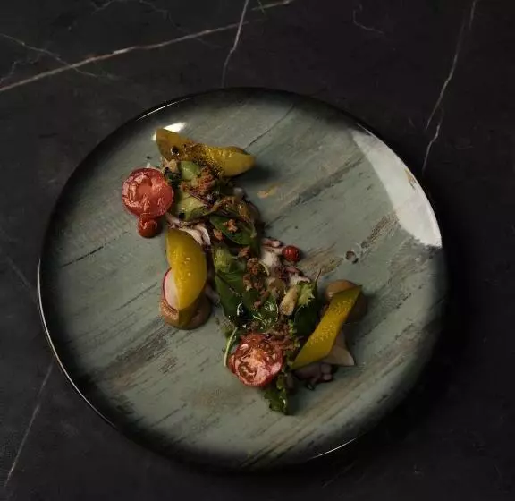 Отель La Pietra Restaurant & Spa