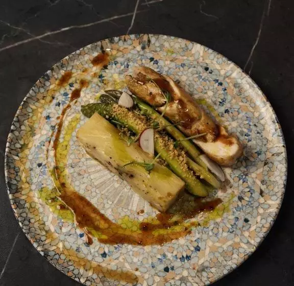 Отель La Pietra Restaurant & Spa