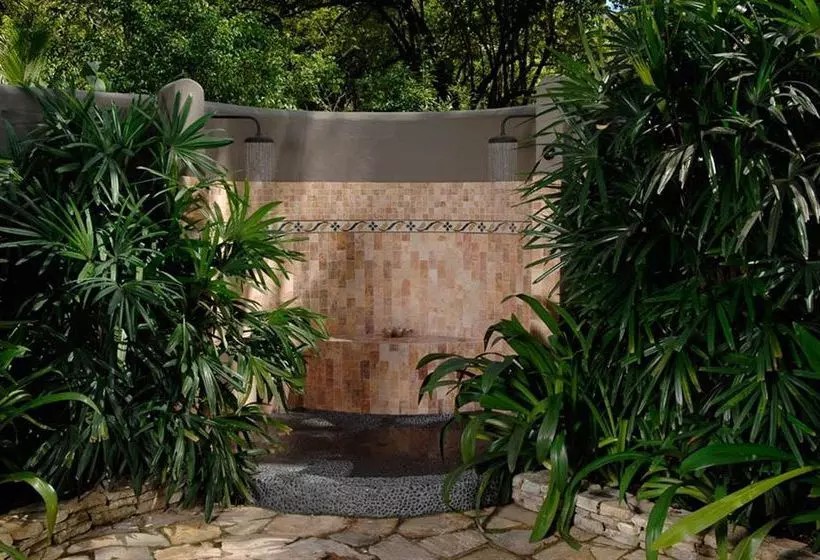 호텔 Latitude 10 Exclusive Beach Resort