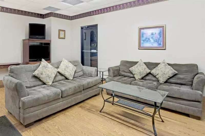 Hotel Red Carpet Inn and Suites Newnan