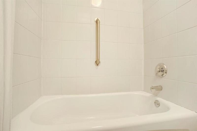 Отель Red Carpet Inn and Suites Newnan