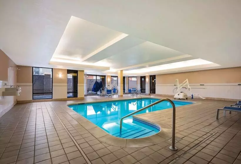 Otel Sonesta Select Detroit Novi