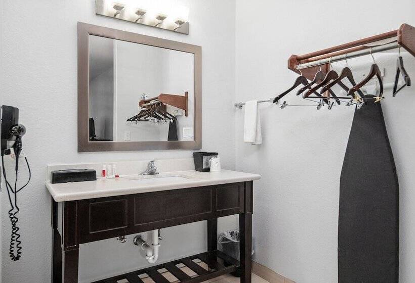 Отель Super 8 By Wyndham Mansfield La