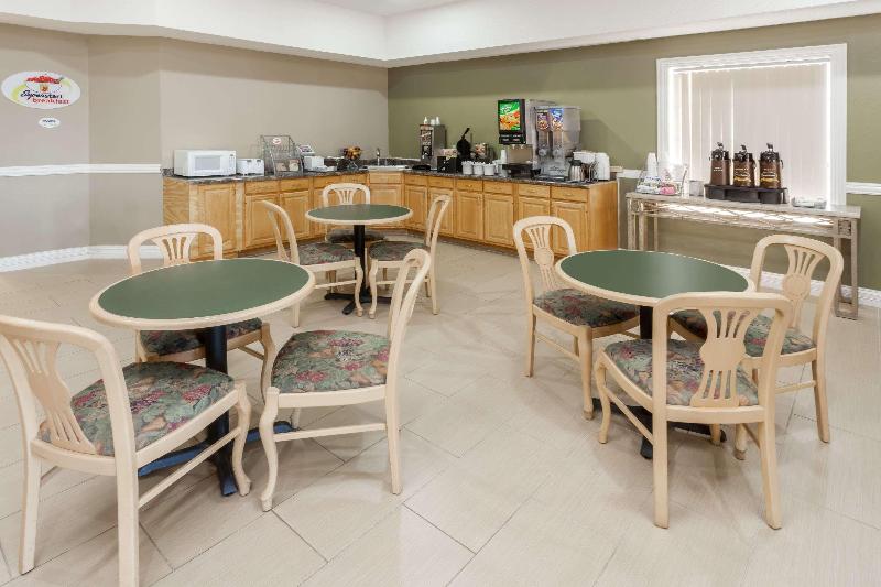 בית מלון כפרי Super 8 By Wyndham Rochester