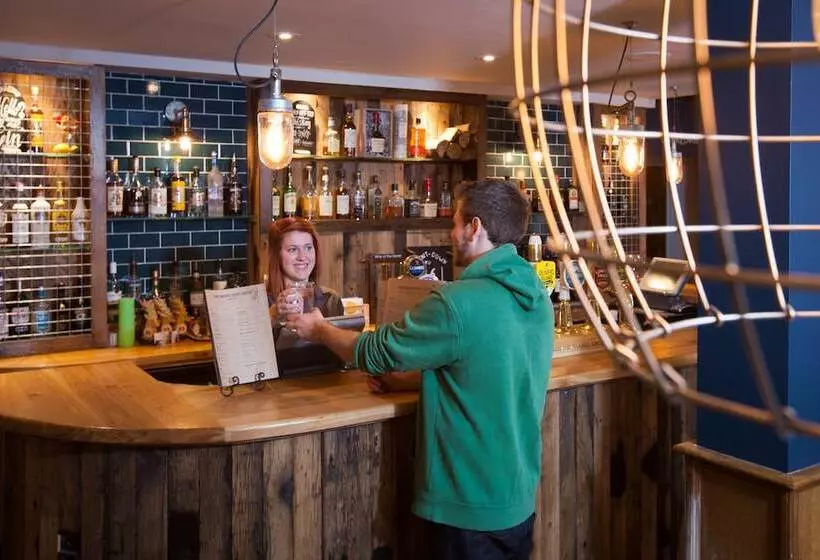 酒店 The White Hart