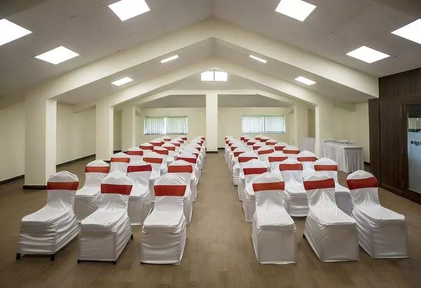 Отель Adamo The Bellus Calangute