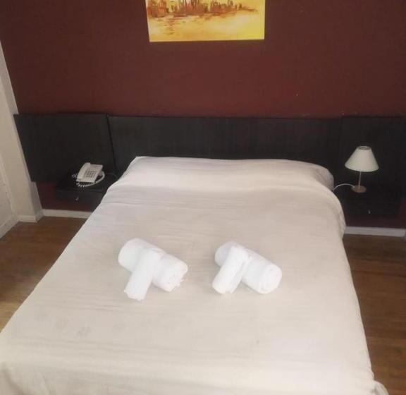 Hotel Avenida Del Mar