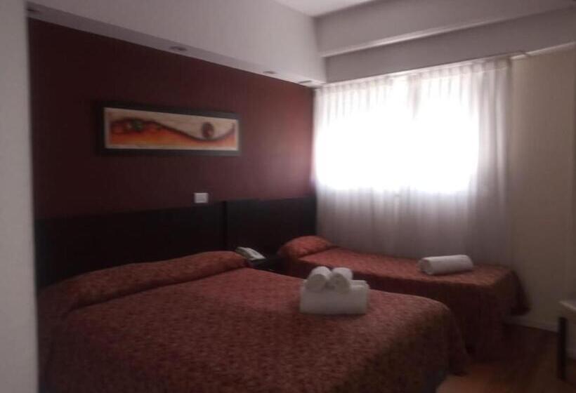 Hotel Avenida Del Mar