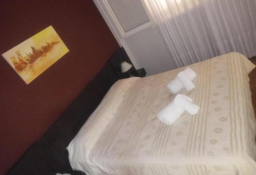 Hotel Avenida Del Mar