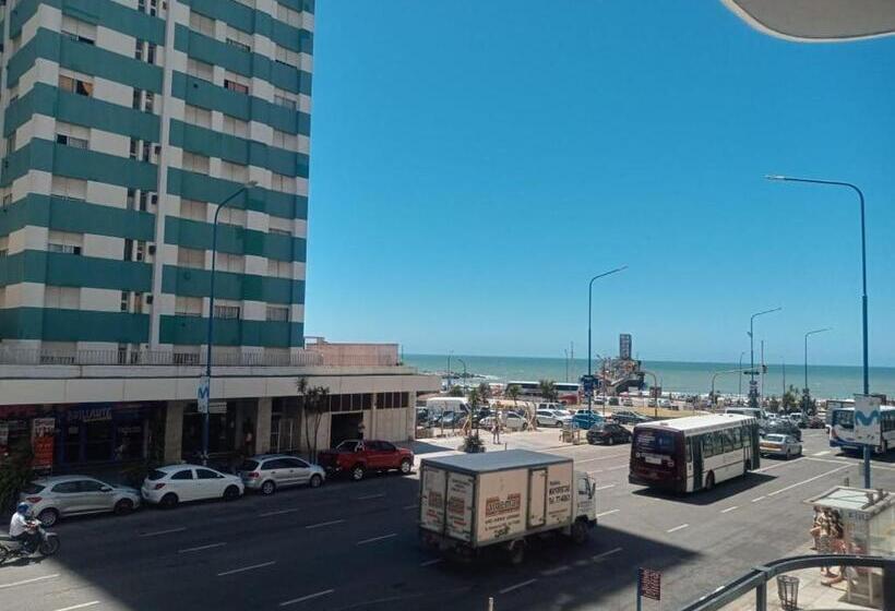 Hotel Avenida Del Mar