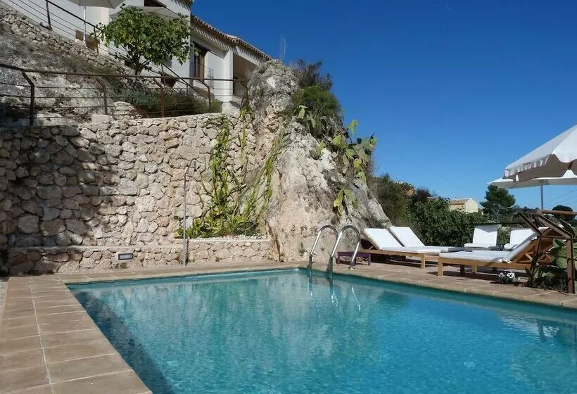 Отель Bajo El Cejo