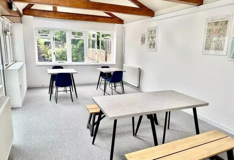 בית מלון כפרי City Centre Guest House