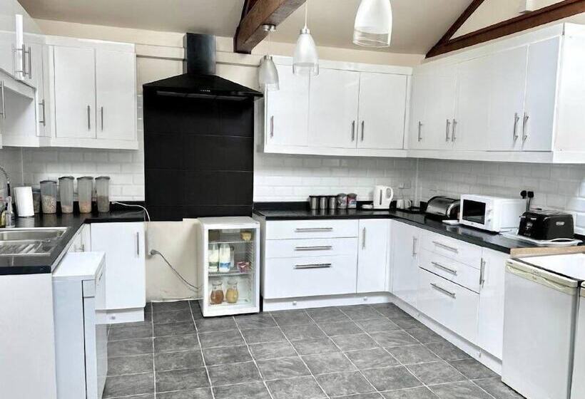 בית מלון כפרי City Centre Guest House